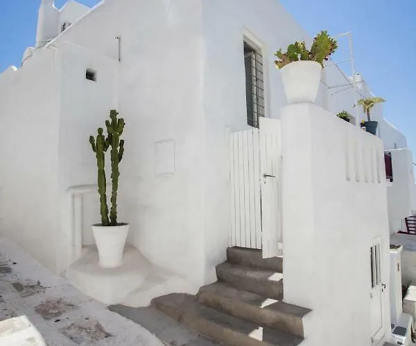 Eclectic & Artistic House In Mykonos Town
