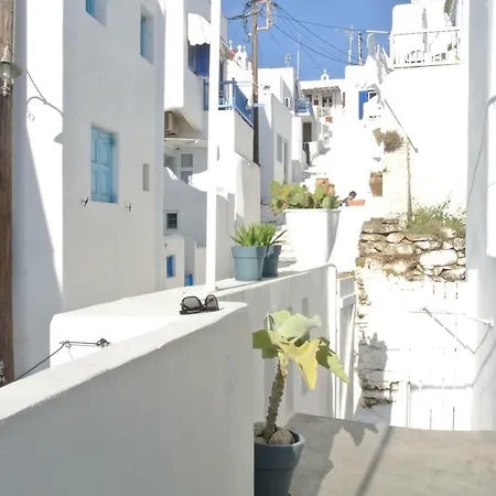 Eclectic & Artistic House In Mykonos Town